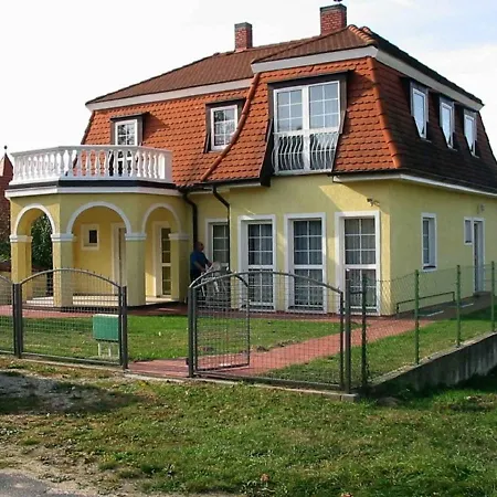 Apartment In - Balaton 18946