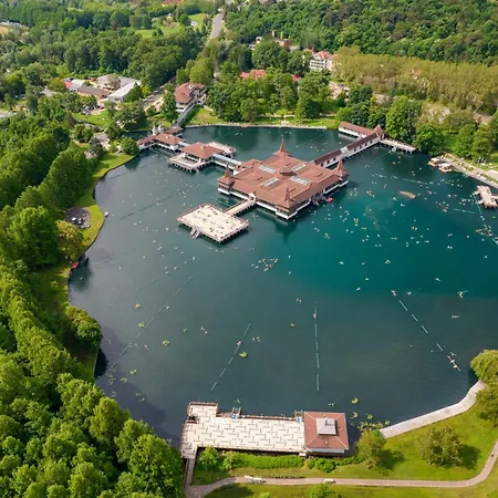 Apartment In - Balaton 18946 Hévíz